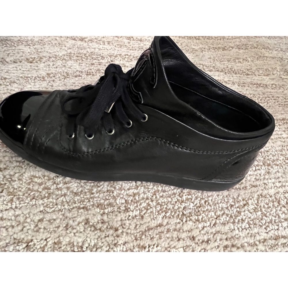 Authentic Chanel sneakers size 37 - Picture 7 of 7
